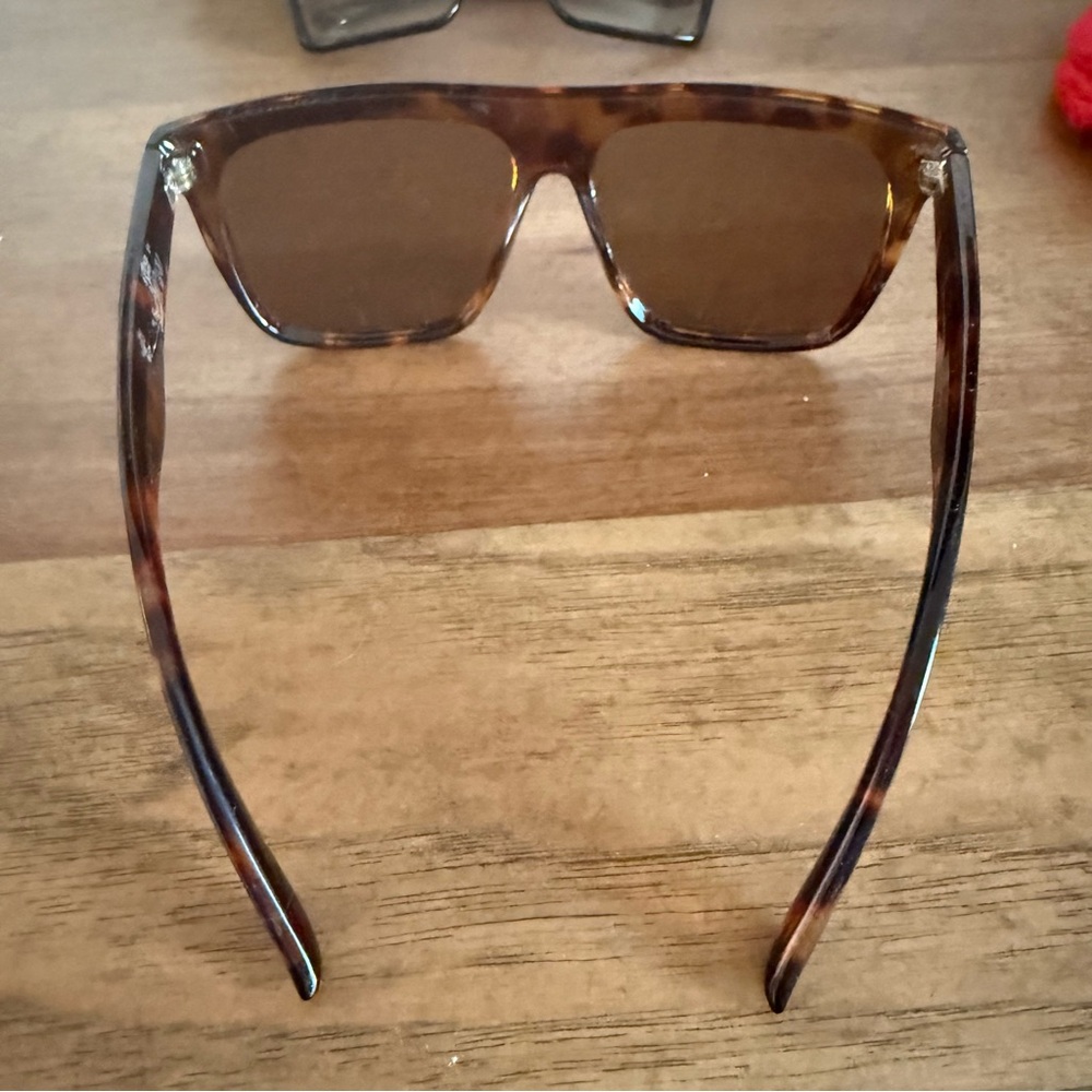Target Stylish Tortoiseshell Sunglasses - Picture 2 of 4